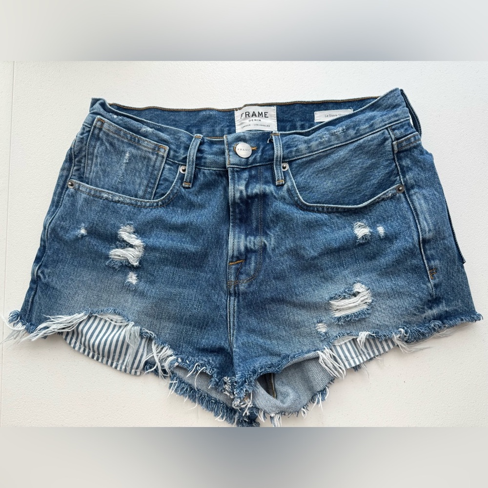 FRAME Le Stevie Distressed Denim Shorts Size 26 Raw Hem Frayed High Rise